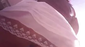 Em bé lớn chơi đồ ch ...