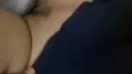 Cô gái mình trước má ...
