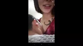 Em bé lớn chơi đồ ph ...