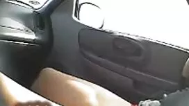 Kỳ lạ, cô gái với bộ ...
