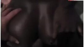 Dì với sữa to trong  ...