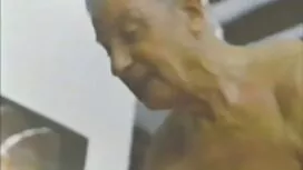 Ở nhà hút lớn và lỗ  ...