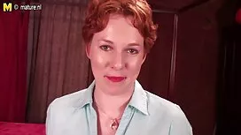 Cô gái tóc vàng hút  ...